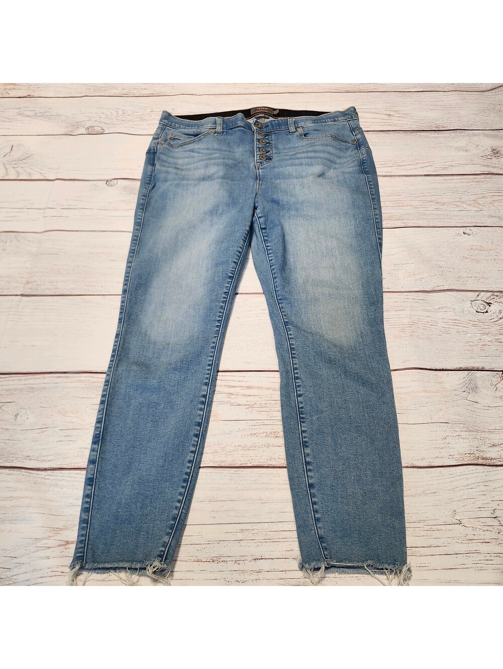 Torrid Bombshell Skinny Light Wash Jeans Size 18R Super Soft